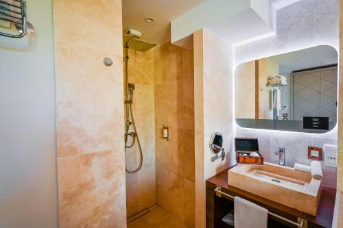 Family King Suite with Hot Tub and Terrace
