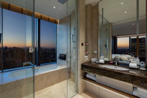 [Prestige] Corner Double Room 