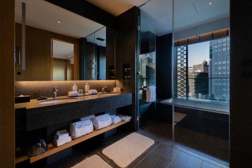 [Heritage] Double Junior Suite with View Bath and Balcony - Club Lounge Access