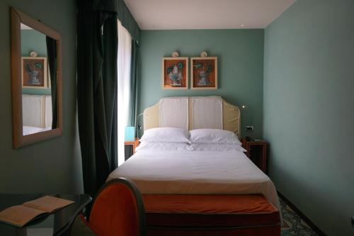 Classic Double Room - Courtyard View 