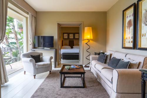 Luxury Suite with Sea View- Separate Building