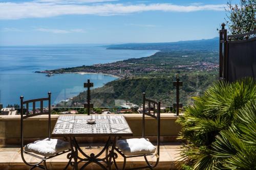 Deluxe Double or Twin Room with Sea View