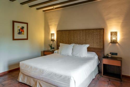 Standard Double Room (2 Adults + 1 Child)