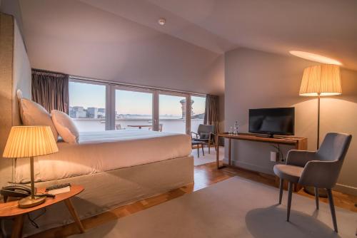 Grand Deluxe Sea View