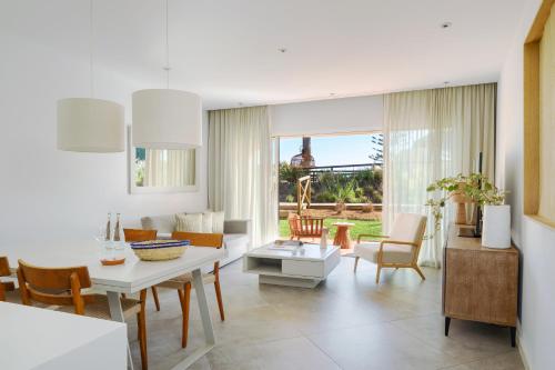 Two-Bedroom Apartment (4 Adults)