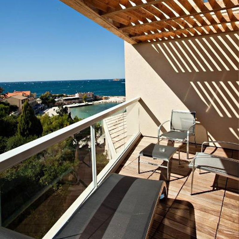 Junior Suite with Partial Sea View