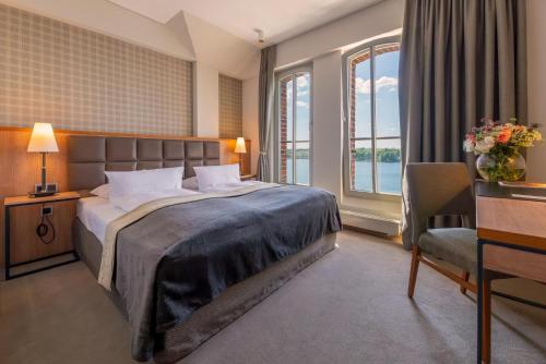 Double Room with Lake View