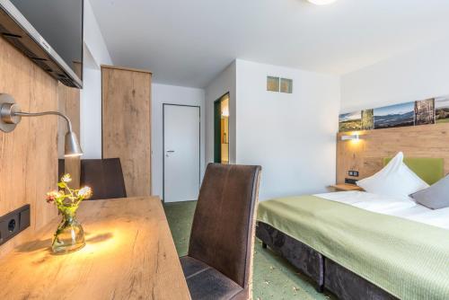 Standard Twin Double Room (with Air Conditioning)
