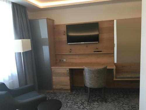 Superior Double Room wheelchair accessible (with Air Conditioning)
