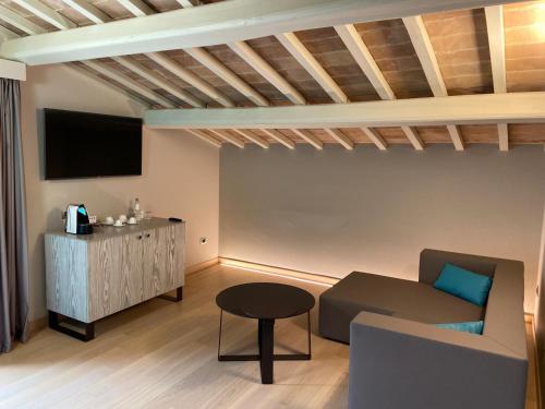 Suite with External Spa Bath and Spa Access