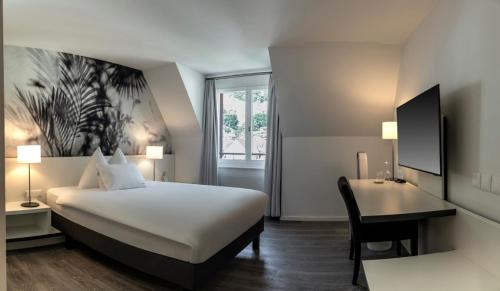 Single Room with Mountain View