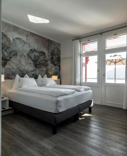 Deluxe Double Room with Lake View