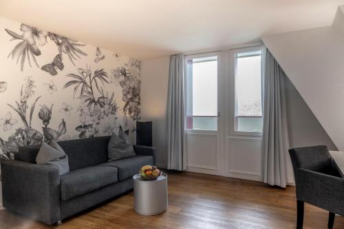 Suite with Lake View