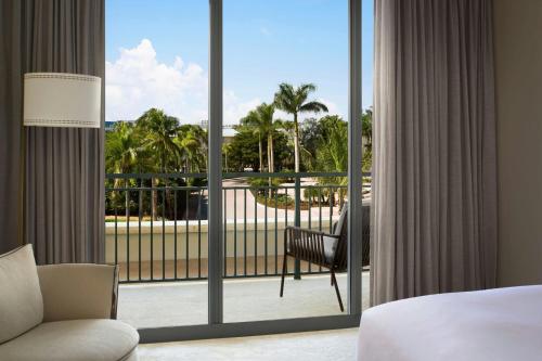 King Room - Limited View, Low Floor 