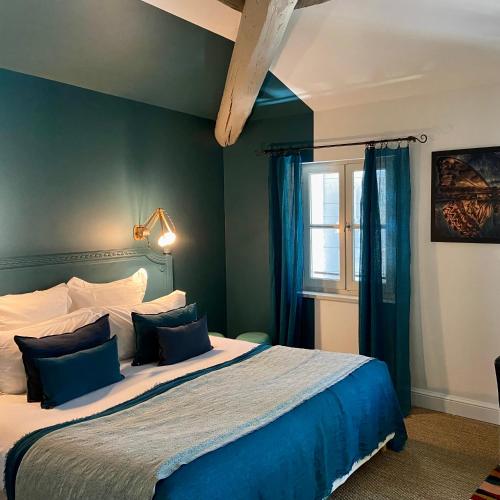 Ombers Suite