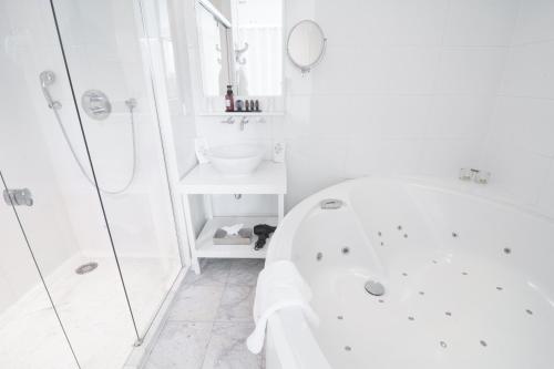 Deluxe Suite With Balcony