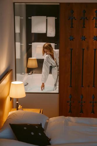 Lake View Room