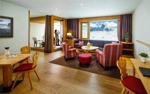Lake View Suite