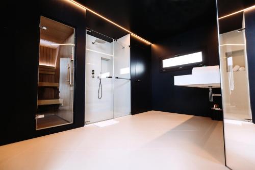 007 Pod Suite