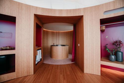  Zen Pod Suite