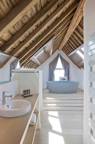 Suite with City View