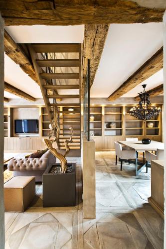 Duplex Suite with Pool View