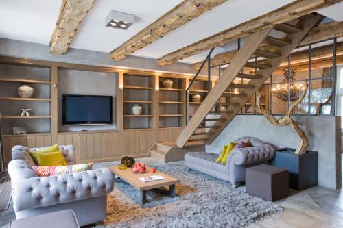 Duplex Suite with Pool View