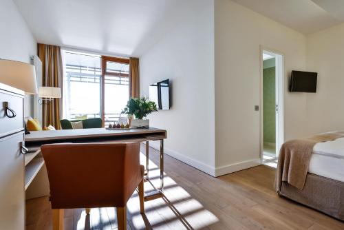 Deluxe Double Room with Sea View
