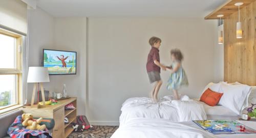 Queen and Double Room - Limited View