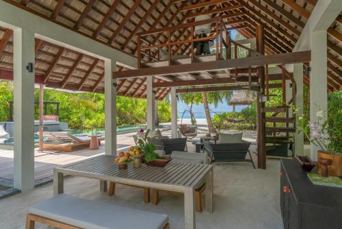 Beach Villa with Pool - Room Rate inclusive of breakfast for 2 adults