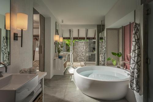 Beach Twin Villa with Pool - Room Rate inclusive of breakfast for 2 adults