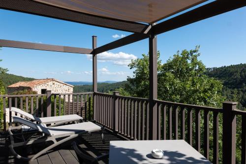 Bungalow with Patio