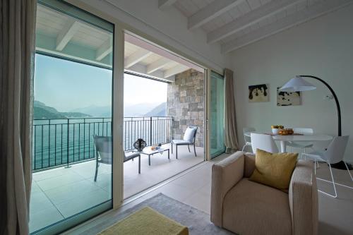 Apartment with Lake View