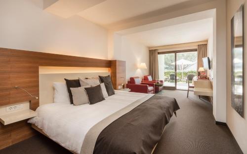 Junior Suite with Garden View