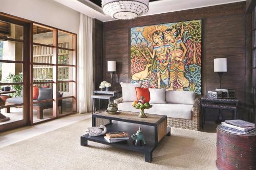 Reserve Suite, 1 Bedroom Suite, 1 King, Resort view, Balcony