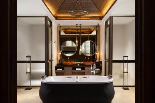 Reserve Suite, 1 Bedroom Suite, 2 Queen, Resort view