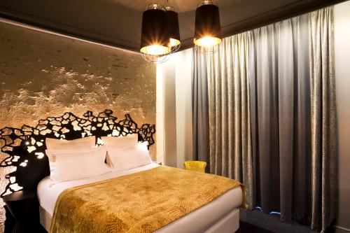 Double Room Signature