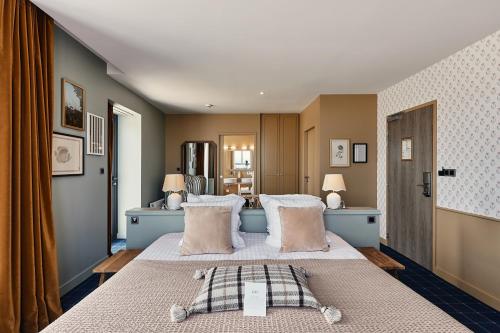Suite with Terrace and Sea View