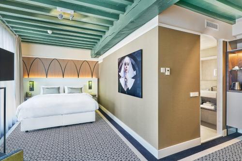 Executive Room