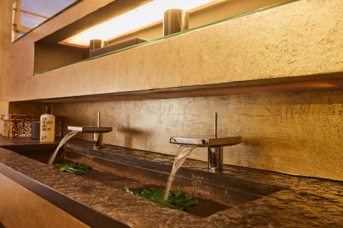 Suite with Spa Bath