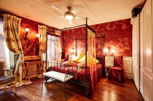 Queen Room with Spa Bath