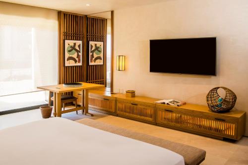 room_title_deluxe-king-bed-ocean-viewt