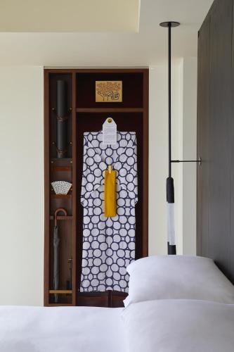 1 King Essential Walk In Shower