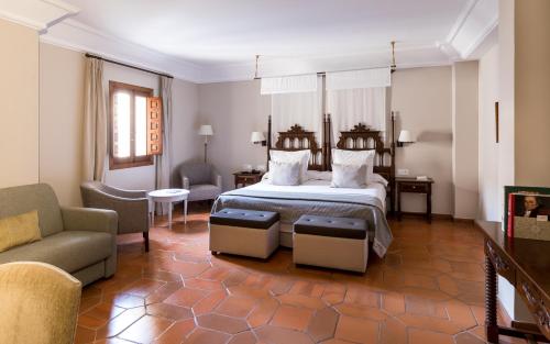Double or Twin Room with Extra Bed (3 Adults)
