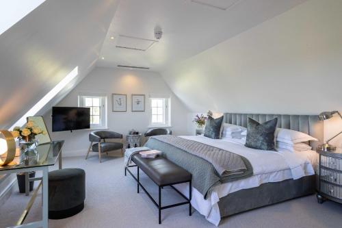 One Bedroom Suite
