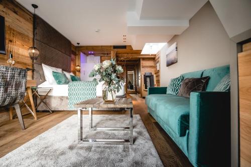 Junior Suite with Lake View