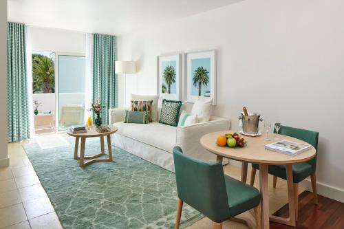 Premium Suite with Terrace