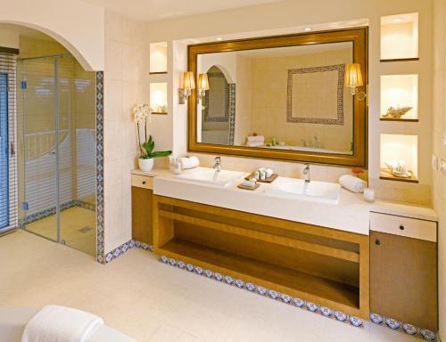 Premium Suite with Terrace