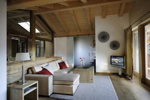 Deluxe Suite with Two Bedrooms and Balcony