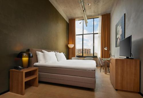 Superior Loft